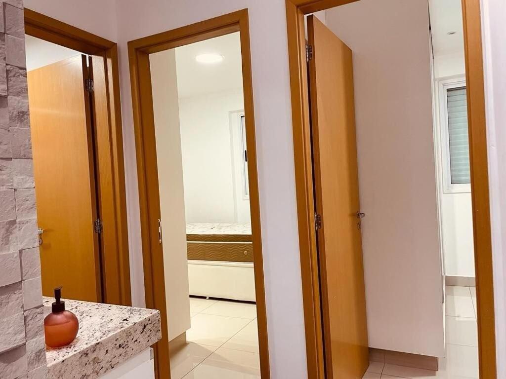 2 Qts.| 4 Hosp. | Ao Lado Do Goiania Shopping Apartment Luaran gambar